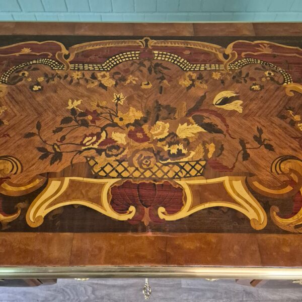 Schreibtisch Nussbaum Barockstil 1,35 m x 0,75 m – Bild 5