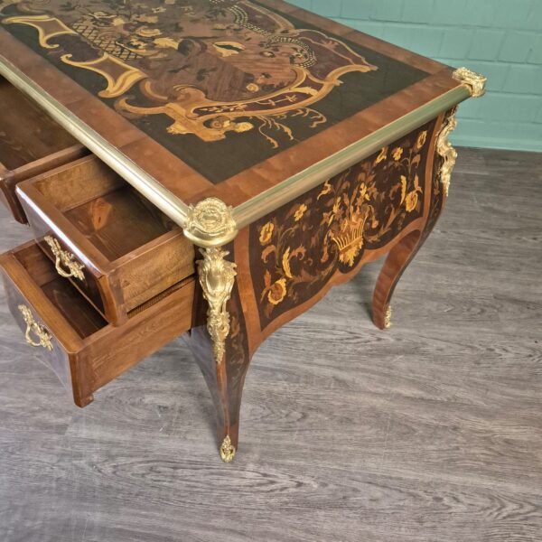 Schreibtisch Nussbaum Barockstil 1,35 m x 0,75 m – Bild 13