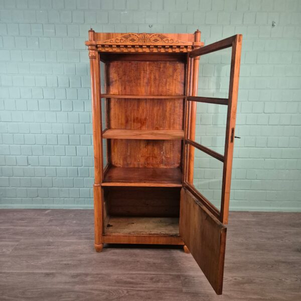 Vitrine Geschirrschrank Biedermeier 1820 Kirschbaum – Bild 15