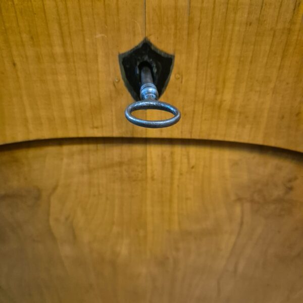 Vitrine Geschirrschrank Biedermeier 1820 Kirschbaum – Bild 9