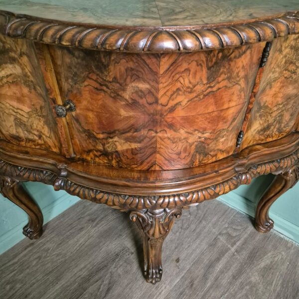 Italienischer Eckschrank Eckkommode 1920 Nussbaum – Bild 8