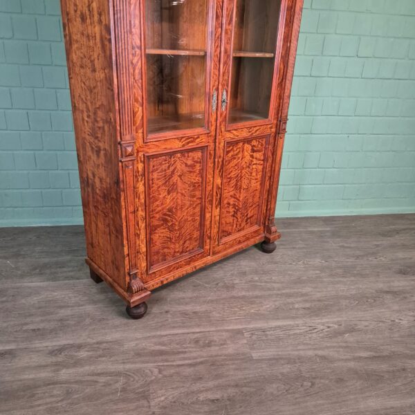Vitrine Bücherschrank Gründerzeit 1880 Birke – Bild 6
