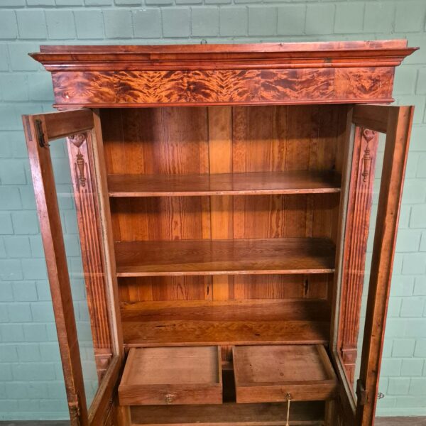 Vitrine Bücherschrank Gründerzeit 1880 Birke – Bild 12