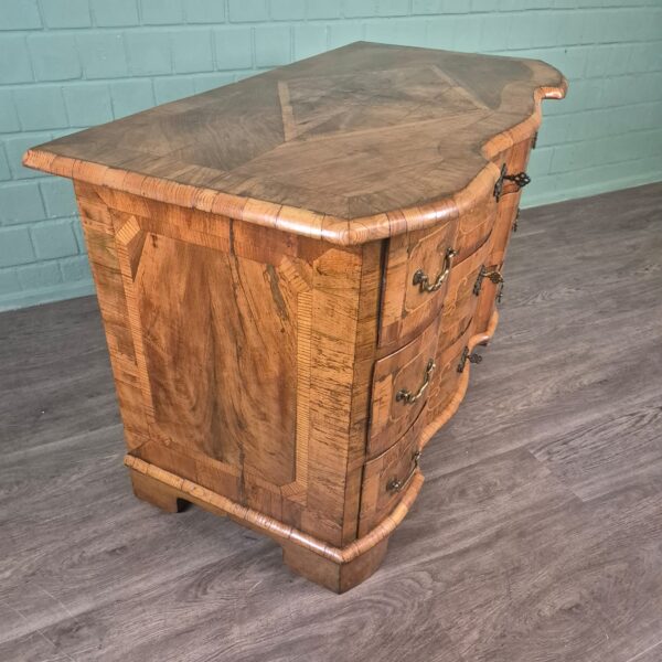 Barockkommode Kommode Barock 1770 Nussbaum – Bild 5