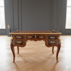 Schreibtisch Nussbaum Barockstil 1,35 m x 0,75 m