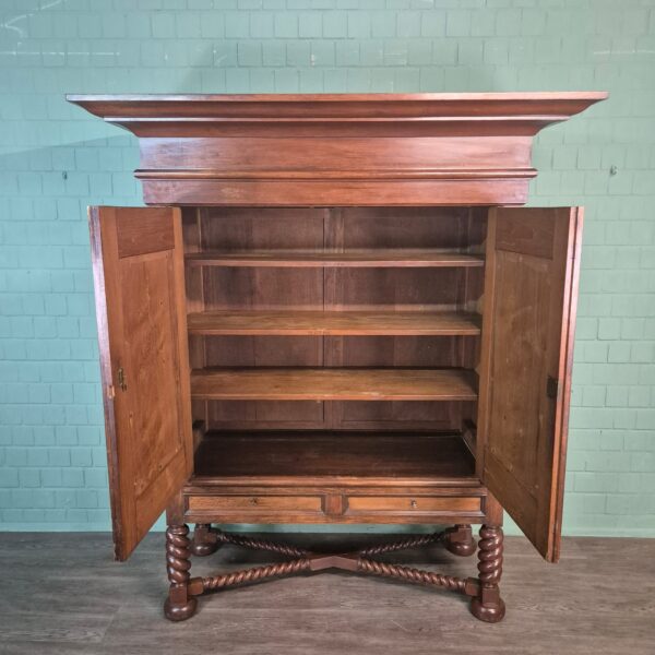 Kreuzbein Kabinettschrank Gründerzeit 1870 Nussbaum – Bild 10