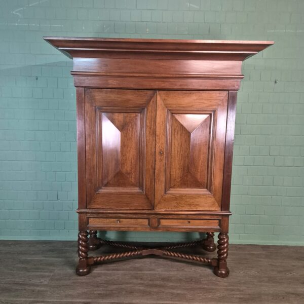 Kreuzbein Kabinettschrank Gründerzeit 1870 Nussbaum – Bild 2