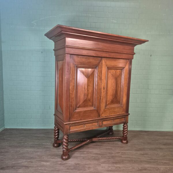 Kreuzbein Kabinettschrank Gründerzeit 1870 Nussbaum – Bild 3