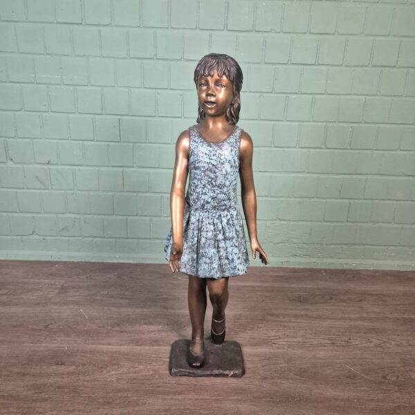Skulptur Dekoration Mädchen im Sommerkleid Bronze 1,04 m – Bild 2
