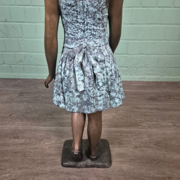 Skulptur Dekoration Mädchen im Sommerkleid Bronze 1,04 m – Bild 6