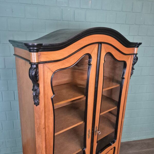 Vitrine Geschirrschrank Historismus 1860 Esche – Bild 3