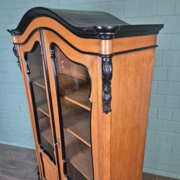 Vitrine Geschirrschrank Historismus 1860 Esche – Bild 12