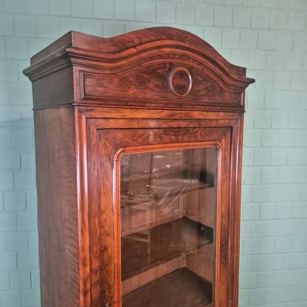 Vitrine Geschirrschrank Spätbiedermeier 1850 Nussbaum – Bild 3