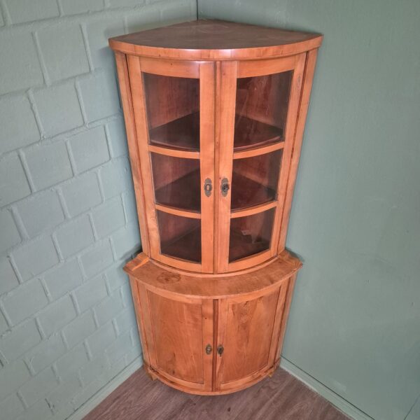 Modell-Eckschrank Eckvitrine Biedermeier 1820 Kirschbaum – Bild 3