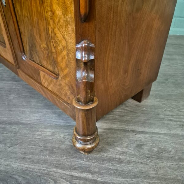 Anrichte Halbschrank Louis Philippe 1860 Nussbaum – Bild 7