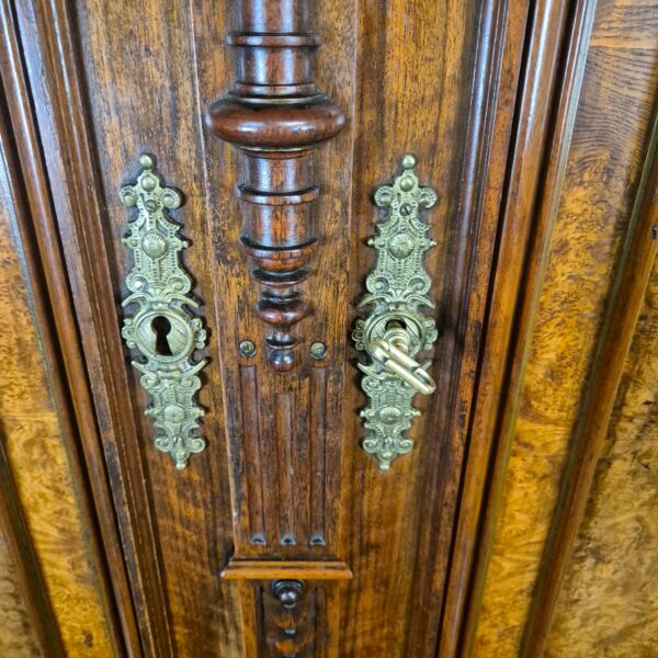 Tabernakelschrank Buffetschrank Gründerzeit 1880 Nussbaum – Bild 15