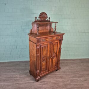 Vertiko mit Aufsatz Gründerzeit 1880 Nussbaum