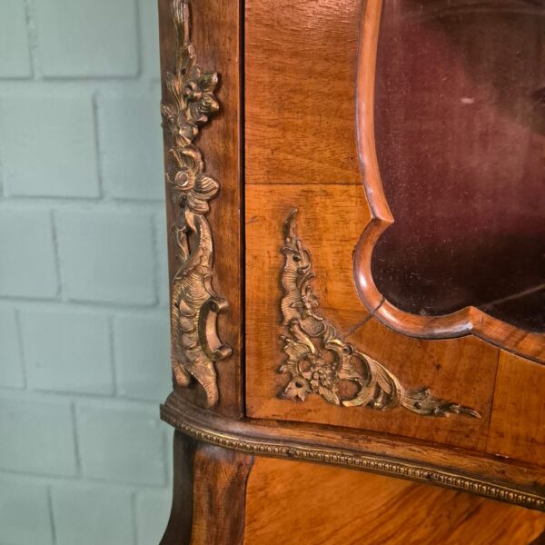 Eckschrank Eckvitrine Dresdener Barock 1870 Nussbaum – Bild 11