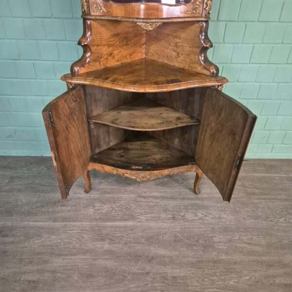 Eckschrank Eckvitrine Dresdener Barock 1870 Nussbaum – Bild 26