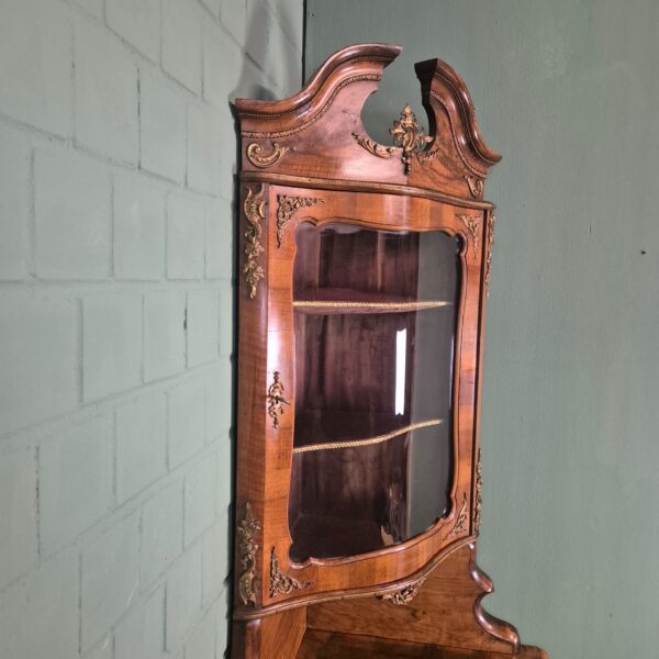Eckschrank Eckvitrine Dresdener Barock 1870 Nussbaum – Bild 6