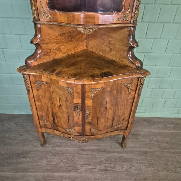 Eckschrank Eckvitrine Dresdener Barock 1870 Nussbaum – Bild 12