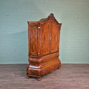 Kabinettschrank Schrank Neubarock Nussbaum 1,43 m