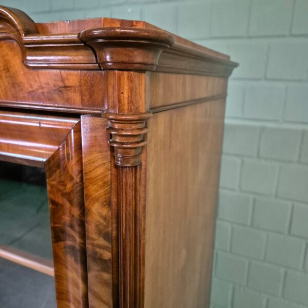 Geschirrschrank Vitrine Biedermeier 1860 Nussbaum – Bild 11