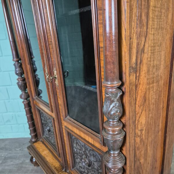 Geschirrschrank Vitrine Gründerzeit 1880 Nussbaum – Bild 9