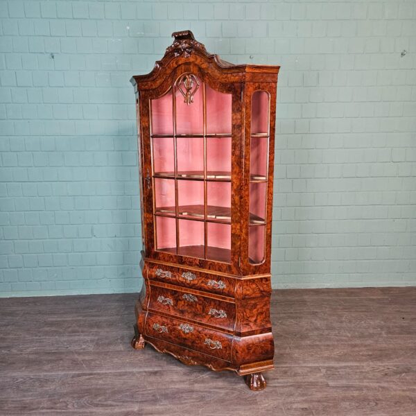 Vitrine Eckschrank Nussbaum 1,04 m Neubarock – Bild 4