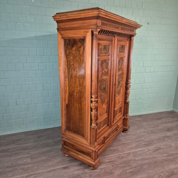 Kleiderschrank Schrank Gründerzeit 1880 Nussbaum – Bild 4