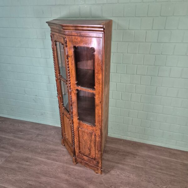 Eckschrank Eckvitrine Biedermeier 1850 Nussbaum – Bild 7