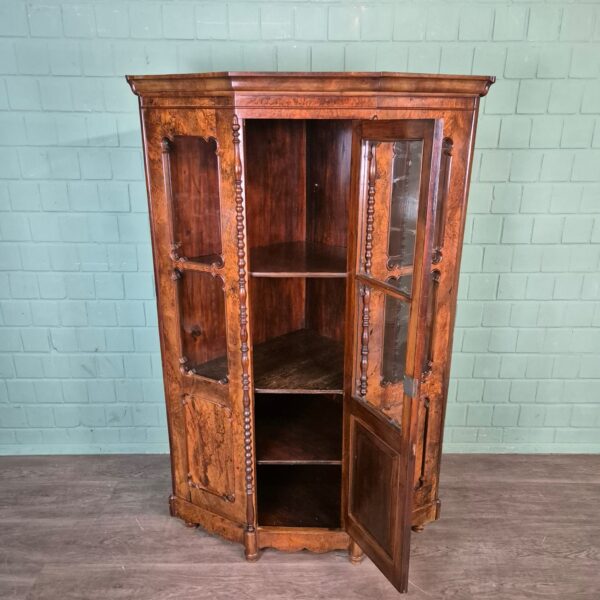 Eckschrank Eckvitrine Biedermeier 1850 Nussbaum – Bild 13