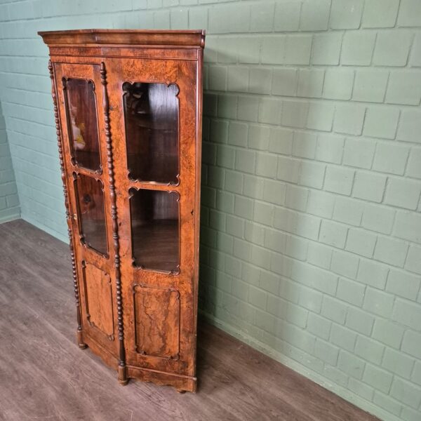 Eckschrank Eckvitrine Biedermeier 1850 Nussbaum – Bild 6