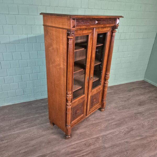 Bücherschrank Vitrine Gründerzeit 1880 Nussbaum