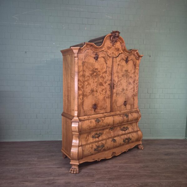 Schrank Kabinettschrank Barock 1800 Nussbaum