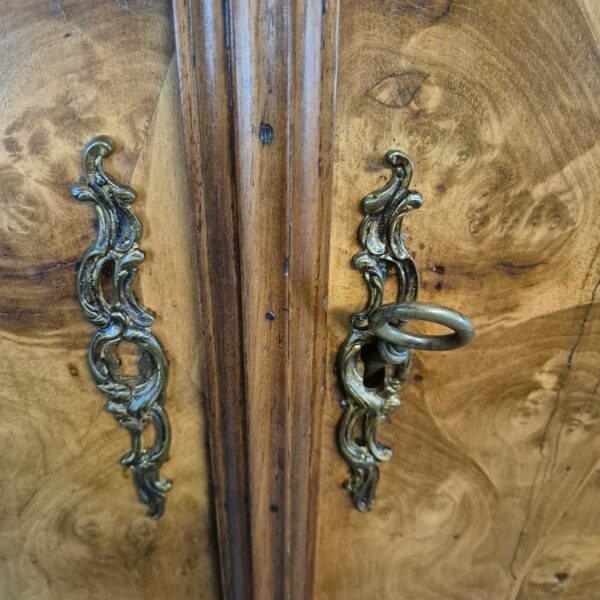 Schrank Kabinettschrank Barock 1800 Nussbaum – Bild 16