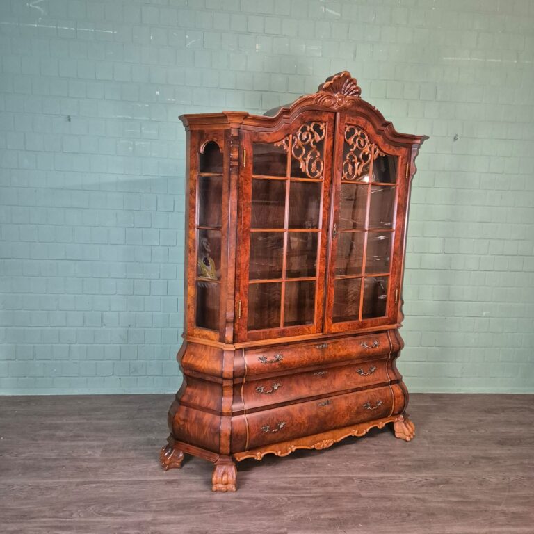 Vitrine Schrank Neubarock Nussbaum 1,85 m – Bild 4