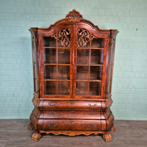 Vitrine Schrank Neubarock Nussbaum 1,85 m – Bild 3