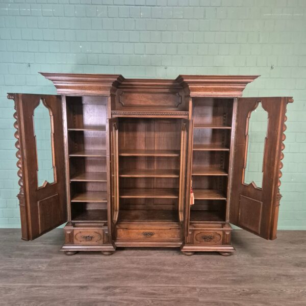 Vitrine Schrank Neubarock 1890 Eiche – Bild 17