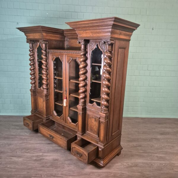 Vitrine Schrank Neubarock 1890 Eiche – Bild 24