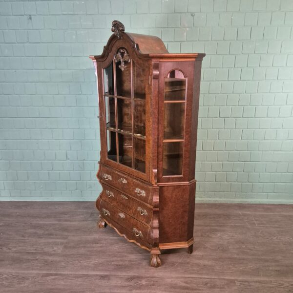 Vitrine Schrank Neubarock Nussbaum 1,10 m – Bild 4