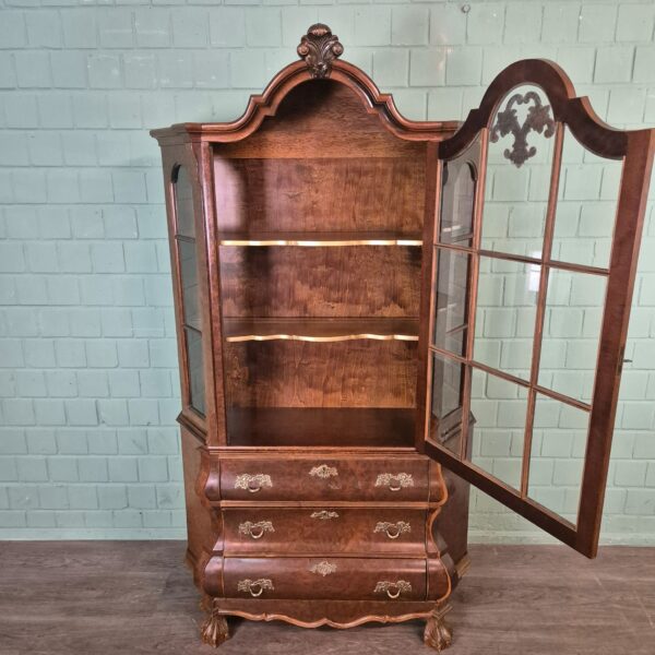 Vitrine Schrank Neubarock Nussbaum 1,10 m – Bild 13