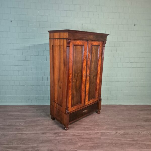 Kleiderschrank Schrank Gründerzeit 1880 Nussbaum