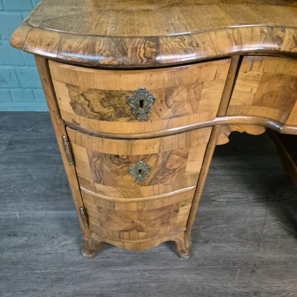 Schreibtisch Barock 1770 Nussbaum – Bild 9
