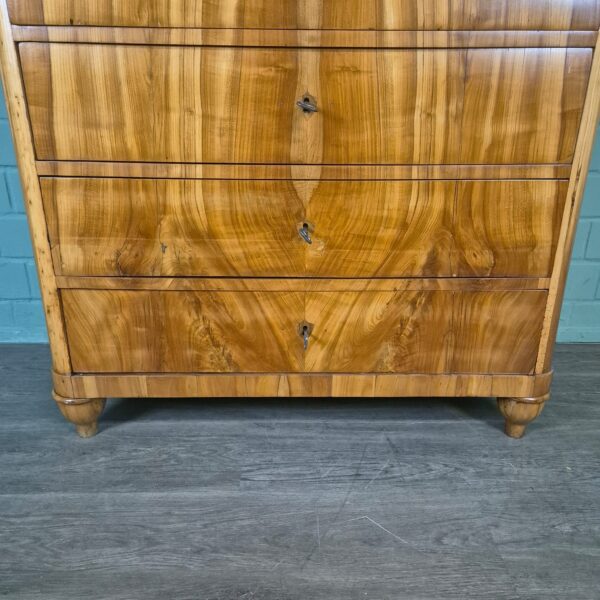 Hochkommode Biedermeier 1850 Kirschbaum – Bild 7