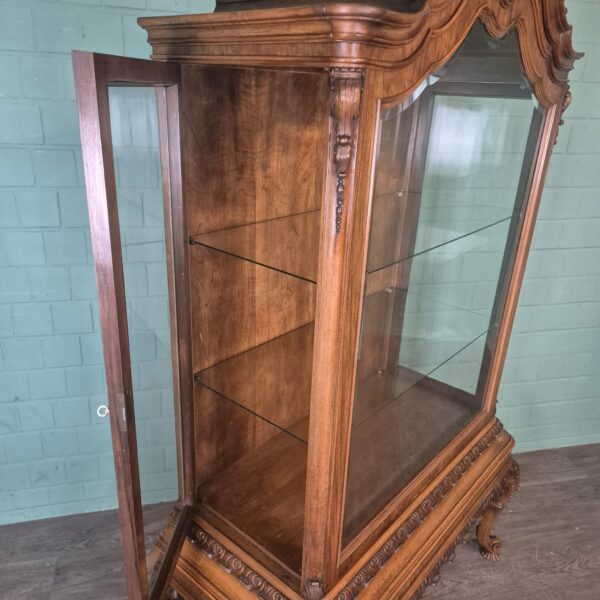 Vitrine Geschirrschrank Neubarock Nussbaum 1,06 m – Bild 17