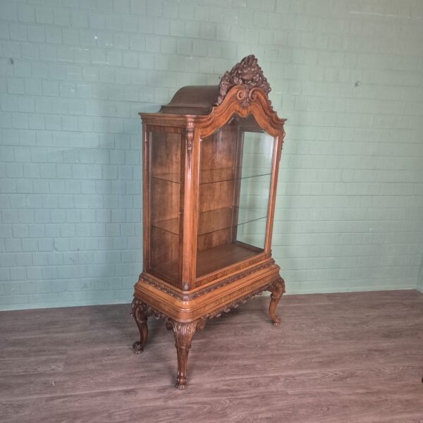 Vitrine Geschirrschrank Neubarock Nussbaum 1,06 m