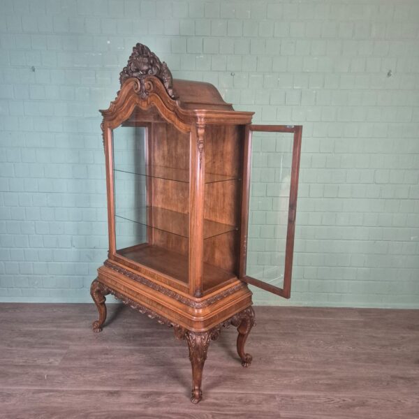 Vitrine Geschirrschrank Neubarock Nussbaum 1,06 m – Bild 19