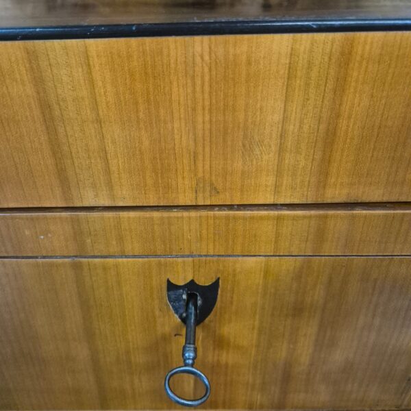 Vitrine Geschirrschrank Biedermeier 1850 Kirschbaum – Bild 8