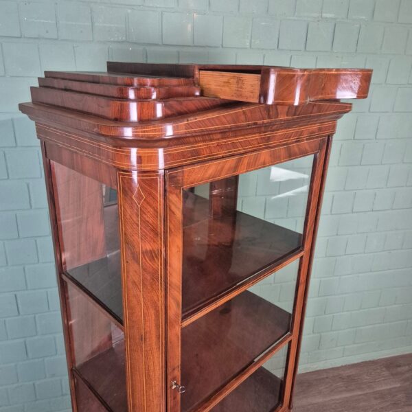 Vitrine Geschirrschrank Biedermeier 1830 Mahagoni – Bild 11